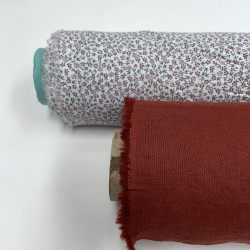 Voile di cotone Bio, Bianco con Fioriellini Viola e Rosa a Cigliegia