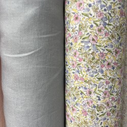 Voile di cotone Bio, Fiori Celesti e Viola con Foglie Verdi.