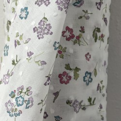 Plumeti stampato con ricamo in rilievo,Base Bianca e Fiori Rosa e Viola