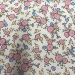 Cotone Popeline, Base Bianca con Fiori Rosa e foglie Verdii