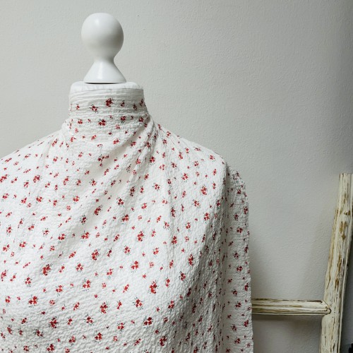Cotone Goffrato Floreale, Bianco con Fiori Rossi
