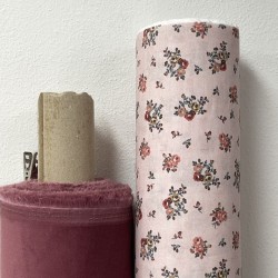 Flanella di cotone Bio, Base Rosa Chiaro con fiori colorati